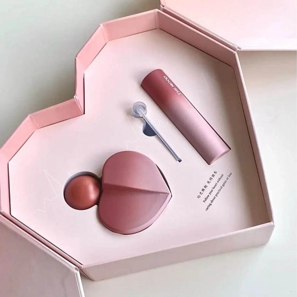 Custom Shapes of Cosmetic PAckagig